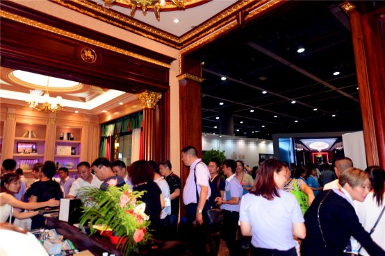 相約名家具展 “木斯特之夜”東莞定制家居協(xié)會(huì)表彰慶典圓滿舉行