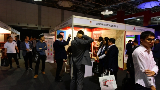 相約名家具展 “木斯特之夜”東莞定制家居協(xié)會(huì)表彰慶典圓滿舉行